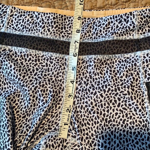 lulu lemon b&w print leggings - Picture 5 of 5